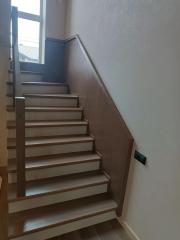 Лестница с фальш панелью и подсветкой